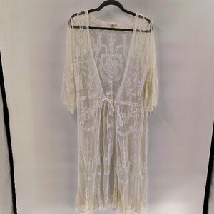 Entro Pull On Cover Cream Lace Size Medium Brocade Lace Front Tie